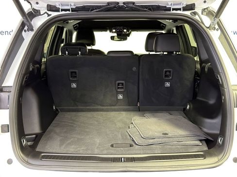 Used 2024 Jeep Grand Cherokee Altitude image 5