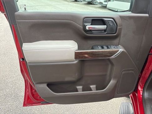 Used 2022 GMC Sierra 1500 SLE image 32