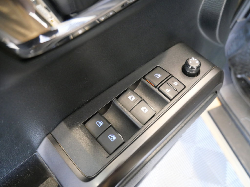 Used 2019 Toyota Tacoma TRD Sport w/ Technology Package AWD/4WD image 16