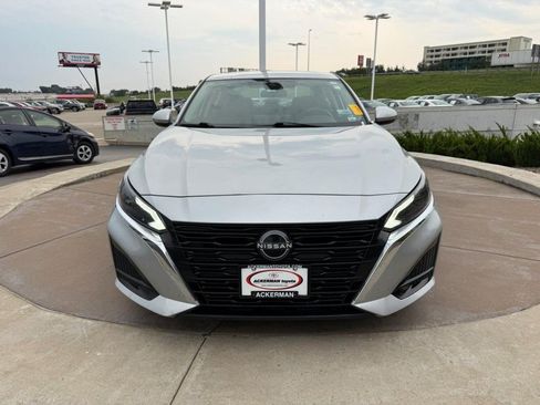 Used 2023 Nissan Altima 2.5 SV w/ SV Premium Package FWD image 12