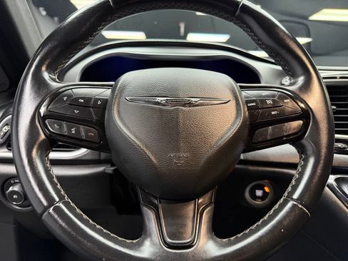 Used 2018 Chrysler Pacifica Touring Plus w/ S Appearance Package FWD image 22