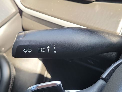 Used 2024 Jeep Grand Cherokee L Altitude RWD image 11