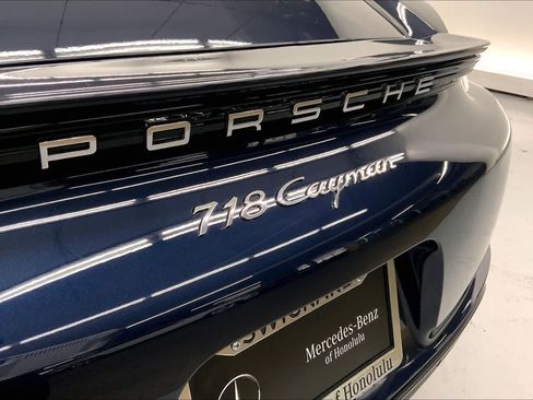 Used 2018 Porsche 718 Cayman RWD image 12
