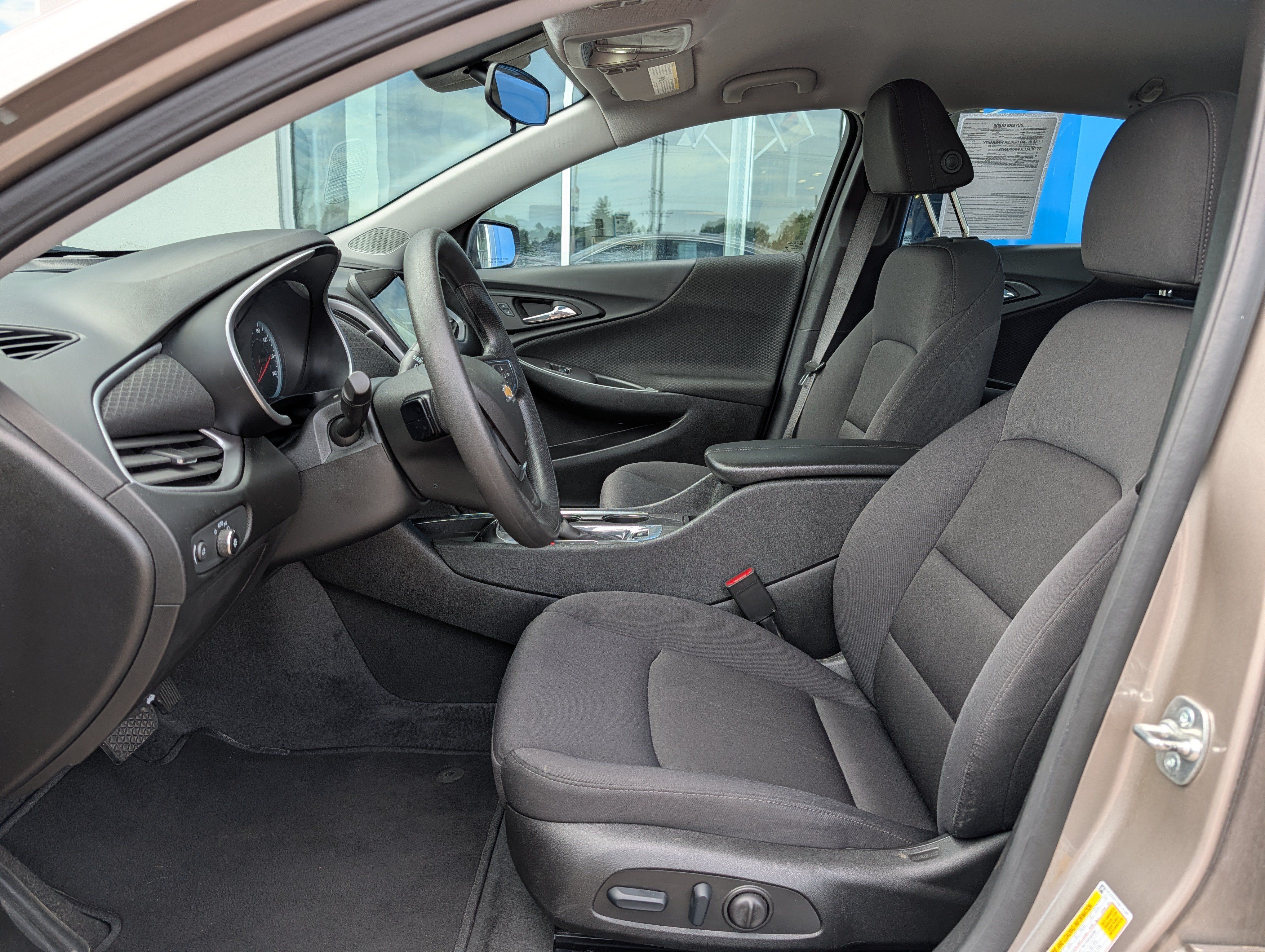 Certified 2025 Chevrolet Malibu LT FWD image 8