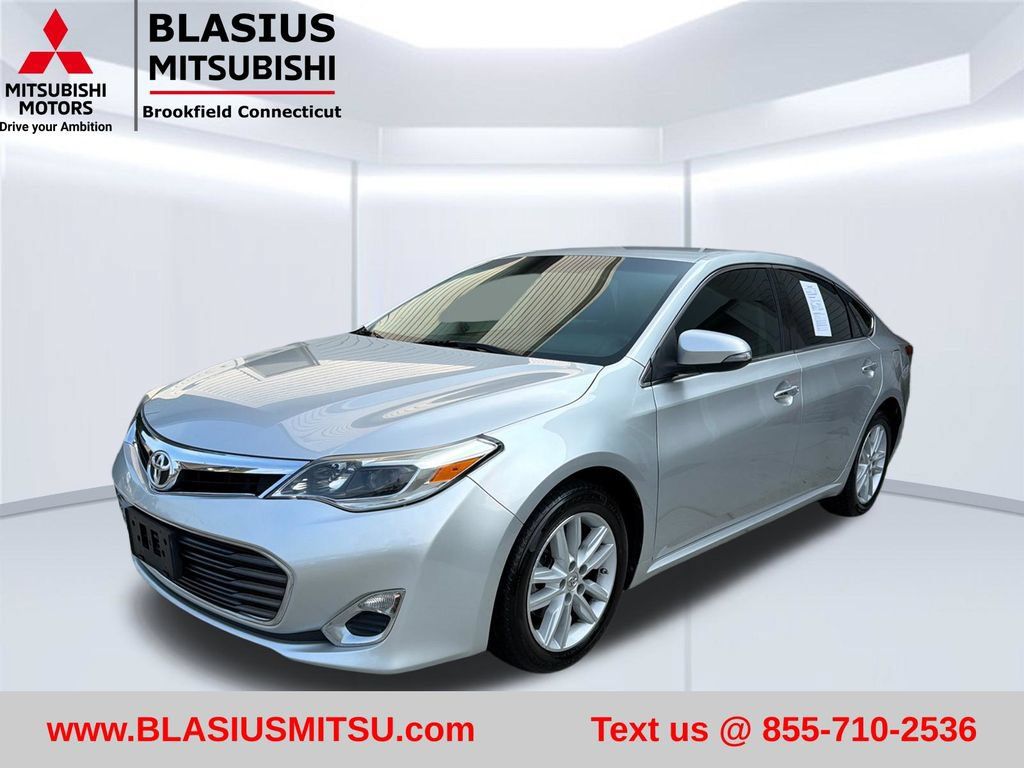 Used 2013 Toyota Avalon XLE FWD image 1