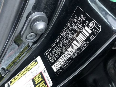 Used 2016 Toyota Corolla LE image 30