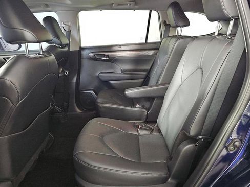 Used 2024 Toyota Highlander Limited AWD/4WD image 13