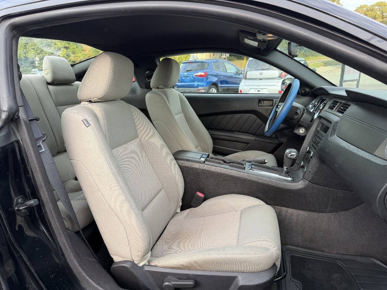 Used 2012 Ford Mustang Coupe RWD image 18