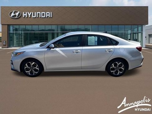 Used 2020 Kia Forte LXS FWD image 2