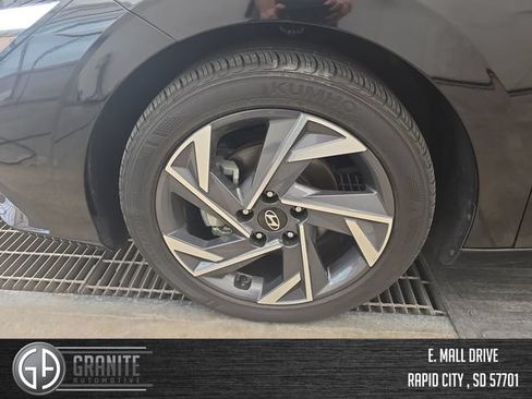 Used 2025 Hyundai Elantra Sport w/ Cargo Package FWD image 27