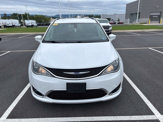 Used 2020 Chrysler Pacifica Touring-L FWD image 8