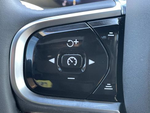 Certified 2025 Volvo XC90 B6 Ultra w/ Protection Package Premier image 24