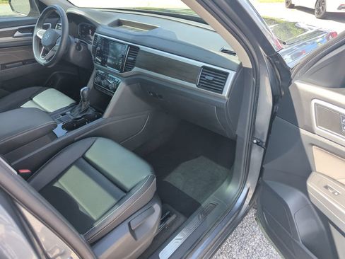 Used 2023 Volkswagen Atlas SE w/ Panoramic Sunroof Package FWD image 39