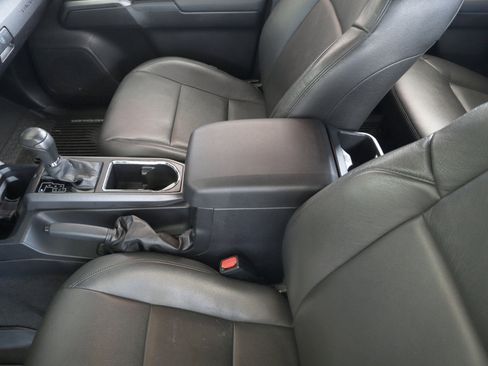 Used 2018 Toyota Tacoma TRD Sport image 43