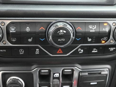 Used 2020 Jeep Gladiator Overland AWD/4WD image 20
