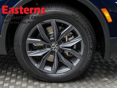 Used 2022 Volkswagen Tiguan SE image 29