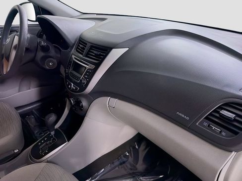 Used 2016 Hyundai Accent SE FWD image 28