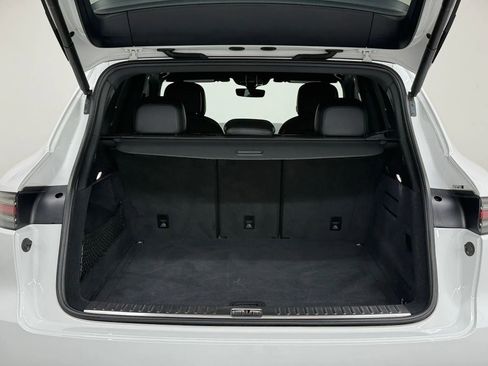 Used 2019 Porsche Cayenne Sport Utility 4D image 38