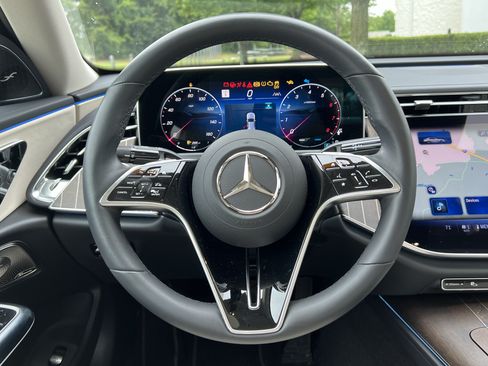 Used 2026 Mercedes-Benz E 450 4MATIC Sedan image 18
