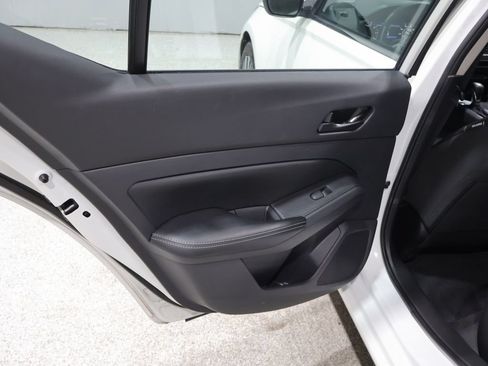 Used 2025 Nissan Altima 2.5 SV FWD image 19