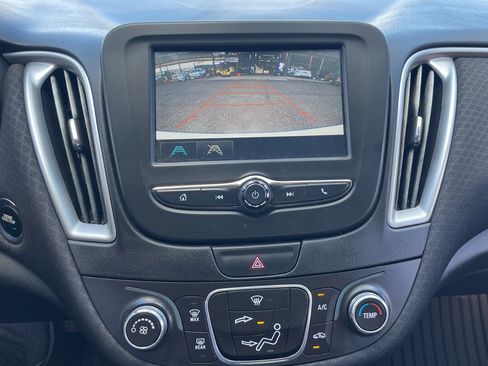 Used 2018 Chevrolet Malibu LS FWD image 13