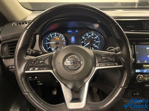 Used 2018 Nissan Rogue SV image 25