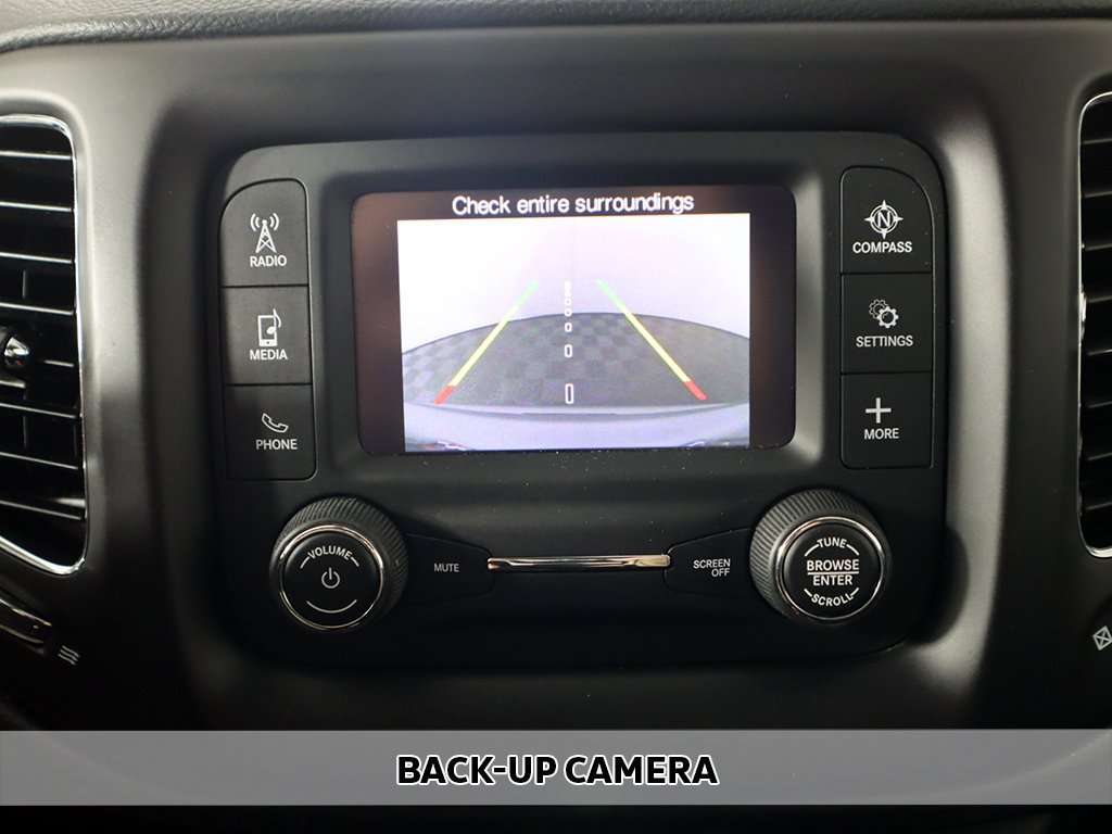 Used 2018 Jeep Compass Latitude AWD/4WD image 3