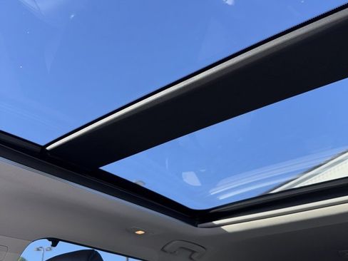 Used 2023 Nissan Rogue SV w/ SV Premium B Package image 10