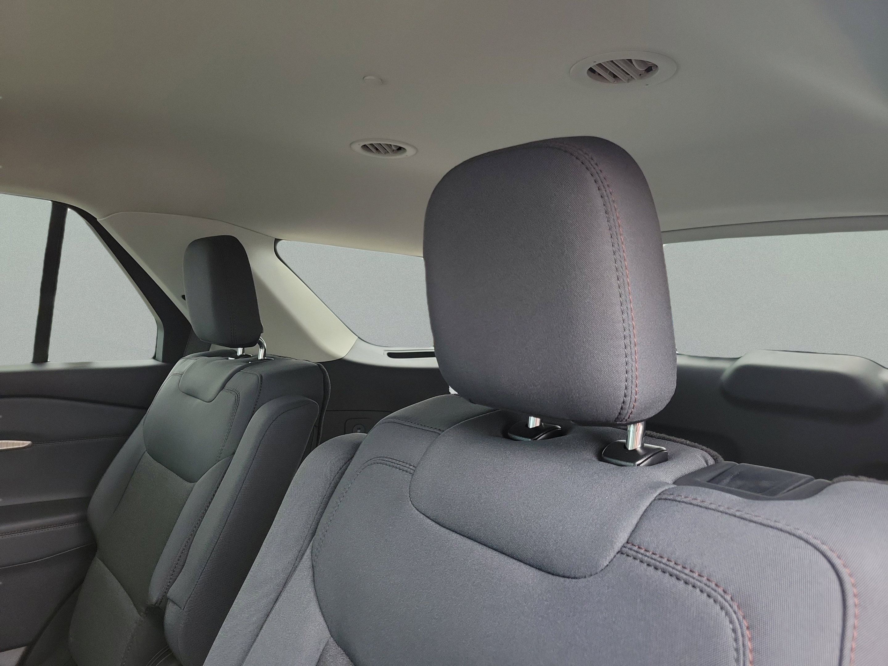 New 2026 Ford Explorer Active RWD image 10