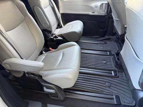 Used 2025 Toyota Sienna XLE w/ XLE Plus Package AWD/4WD image 24