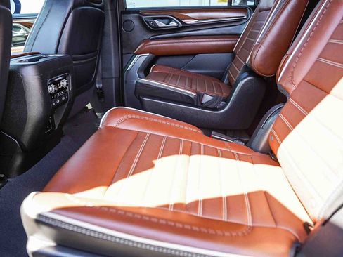 Used 2023 GMC Yukon XL Denali Ultimate image 19