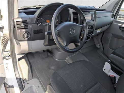 Used 2017 Mercedes-Benz Sprinter 2500 image 9