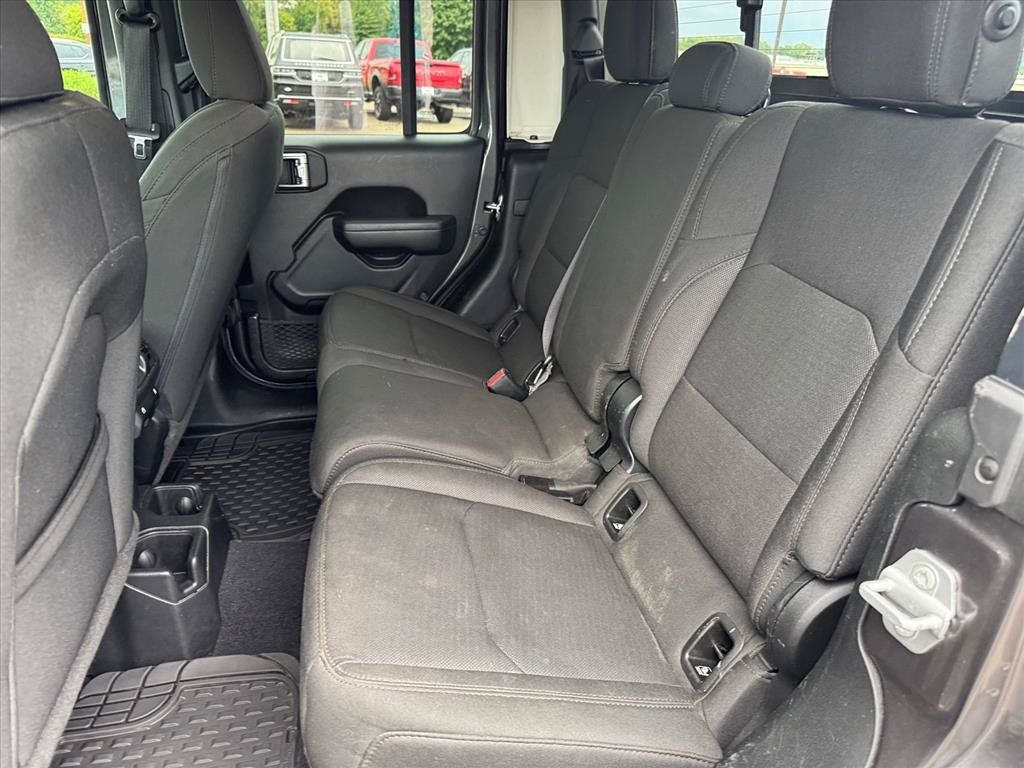 Used 2023 Jeep Gladiator Sport AWD/4WD image 8