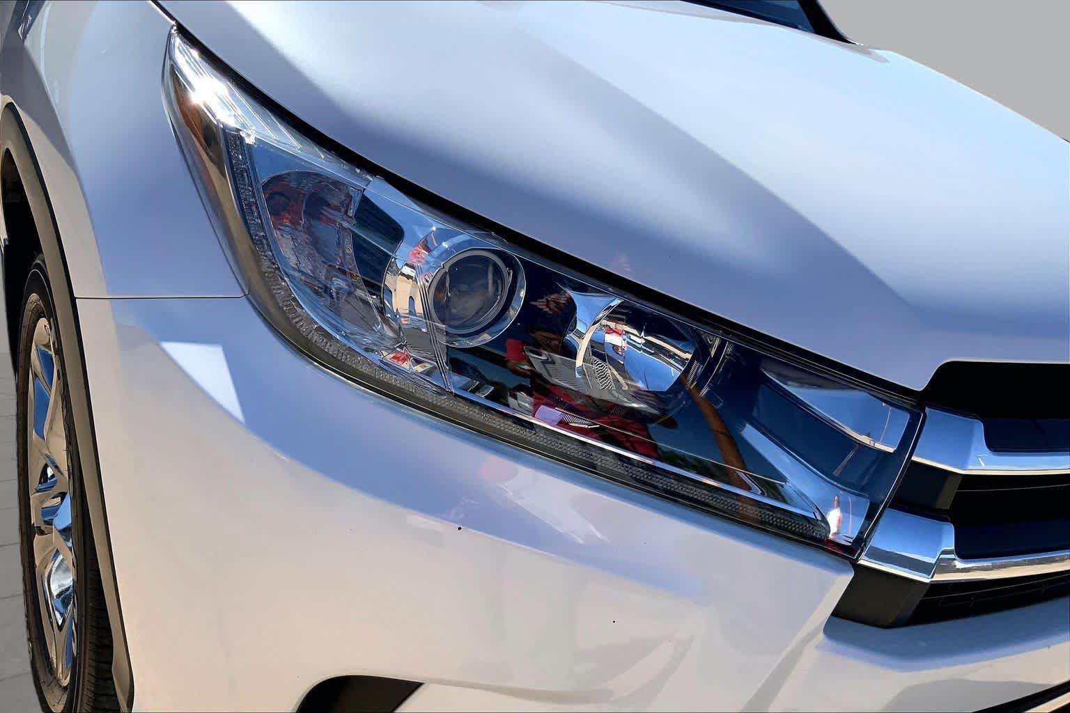 Used 2018 Toyota Highlander Limited Platinum AWD/4WD image 26