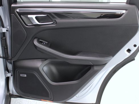 Used 2017 Porsche Macan S image 45