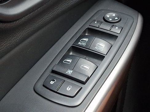 Used 2019 Jeep Cherokee Limited AWD/4WD image 26