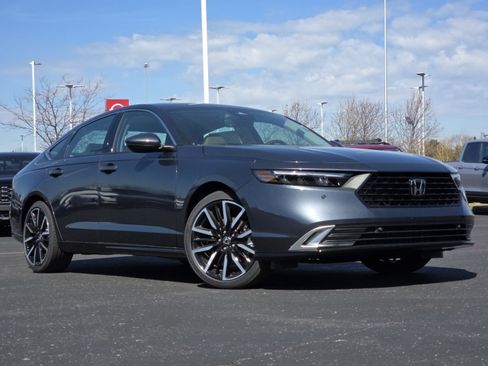 New 2026 Honda Accord Touring image 2