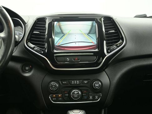Used 2019 Jeep Cherokee Overland AWD/4WD image 21