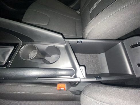 Used 2025 Hyundai Elantra SE image 20