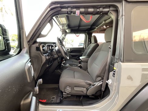 Used 2023 Jeep Wrangler Sport AWD/4WD image 10