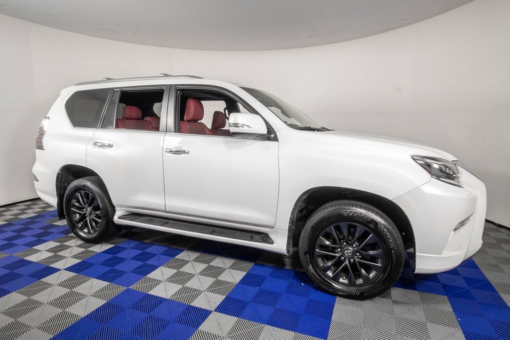 Used 2023 Lexus GX 460 Premium w/ Premium Plus Package AWD/4WD image 4