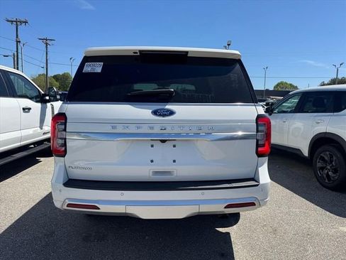 Used 2023 Ford Expedition Platinum image 7