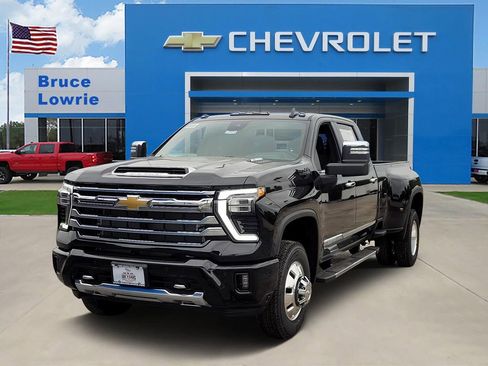 New 2026 Chevrolet Silverado 3500 High Country w/ Technology Package AWD/4WD image 1