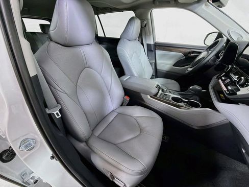 New 2026 Toyota Highlander Limited AWD/4WD image 25