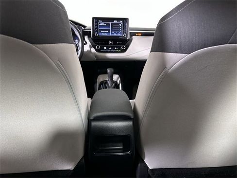 Used 2022 Toyota Corolla LE image 22