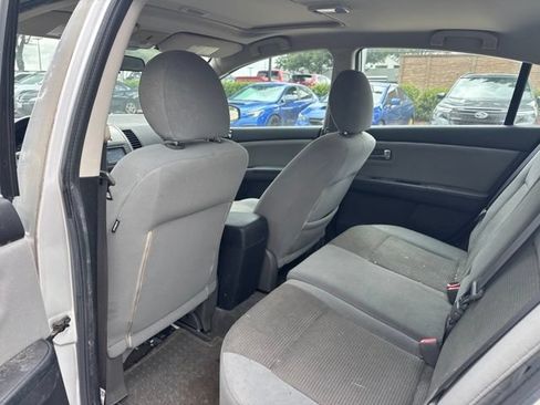 Used 2011 Nissan Sentra 2.0 SR w/ Special Edition Pkg FWD image 8