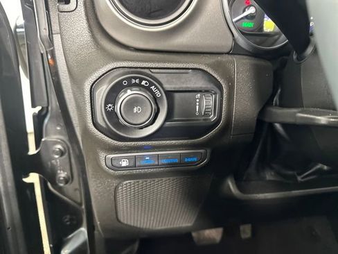 Used 2023 Jeep Wrangler Unlimited w/ Cold Weather Group image 19