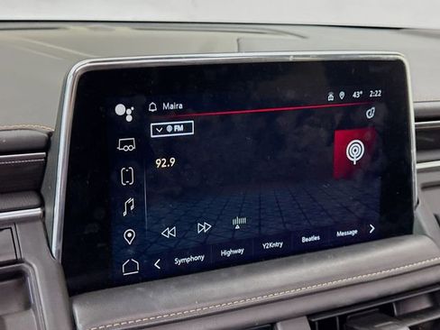 Used 2023 GMC Yukon XL AT4 w/ Technology Package image 16