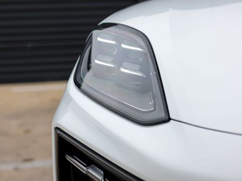 New 2026 Porsche Cayenne S image 13