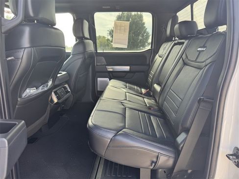 Used 2025 Ford F350 Platinum w/ FX4 Off-Road Package image 10